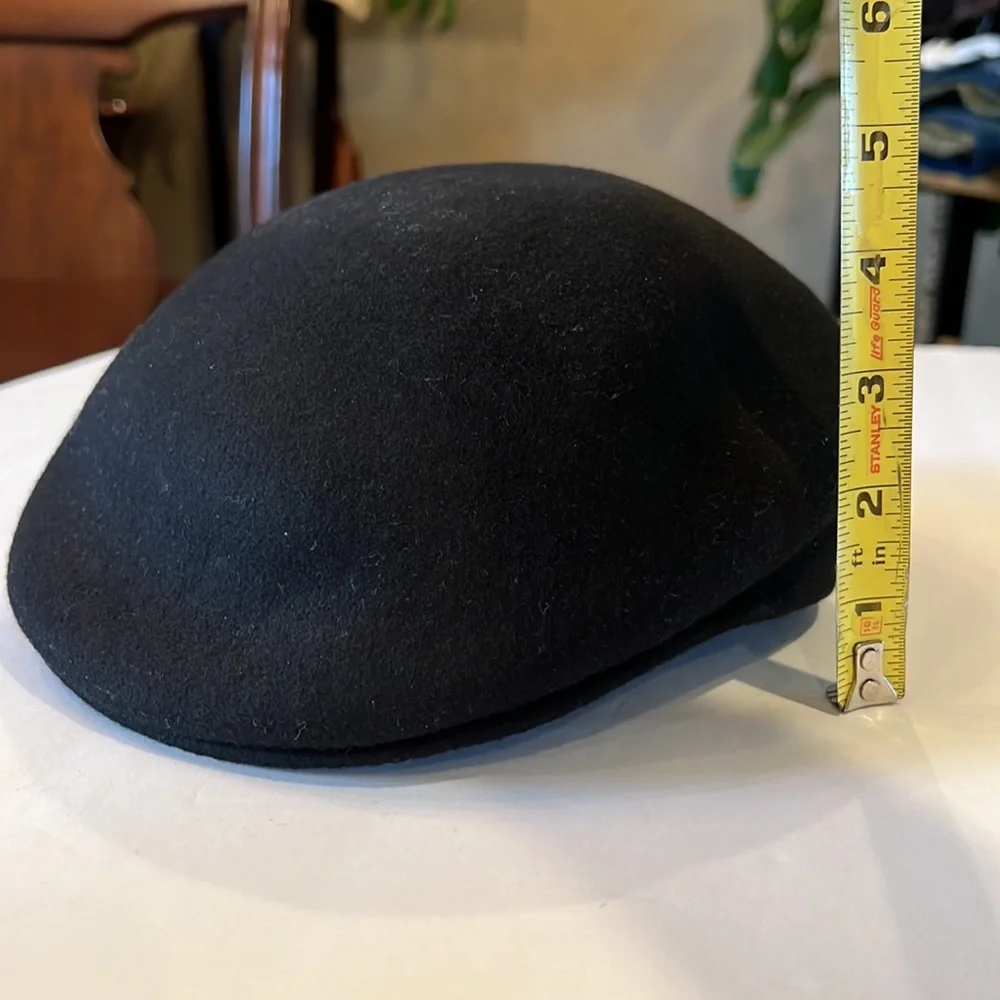 55 English flat cap 100% wool made in Italy color black like new